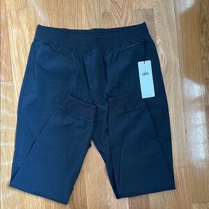 Mens Alo Black Jogger Pants. NWT Black XL